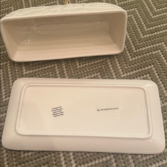 Anthropologie NWT Bunny Butter Dish w/ Gold Bunny Accent Ceramic Easter Spring - Picture 7 of 7